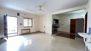Room in 2 BHK Builder Floor at Hsr Layout – for Rent
