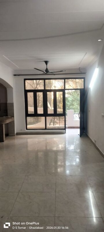 Room in 3 BHK Apartment at Vijaya Apartments, Indrapuram – for Sale