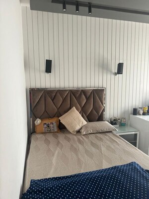 Bedroom in 3.5 BHK Apartment at Orchid Petals, Sector 49 – for Rent