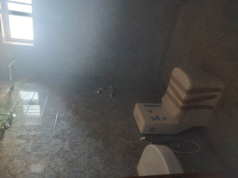 Bathroom, surya vihar 3 Bedroom 200 Sq.Yd. Independent House In Surya Vihar Gurgaon 10044808