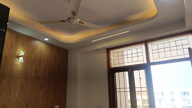 Room, sector 73 2 Bedroom 1000 Sq.Ft. Builder Floor In Sector 73 Noida 10044883