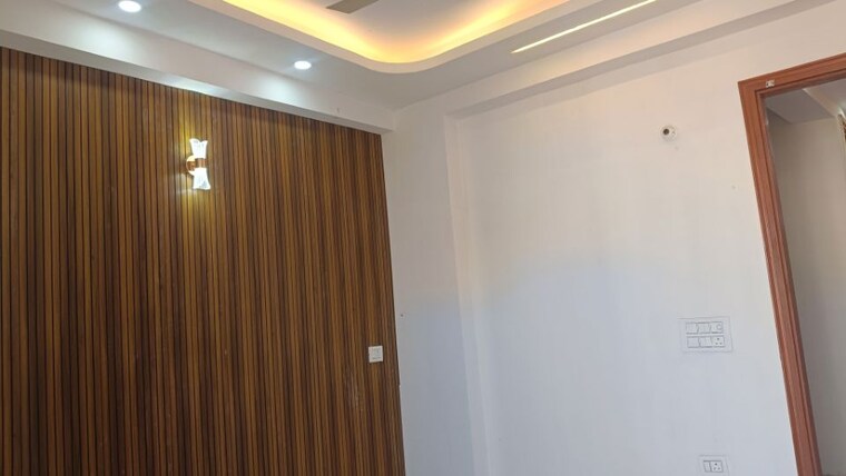 undefined, sector 73 2 Bedroom 1000 Sq.Ft. Builder Floor In Sector 73 Noida 10044883