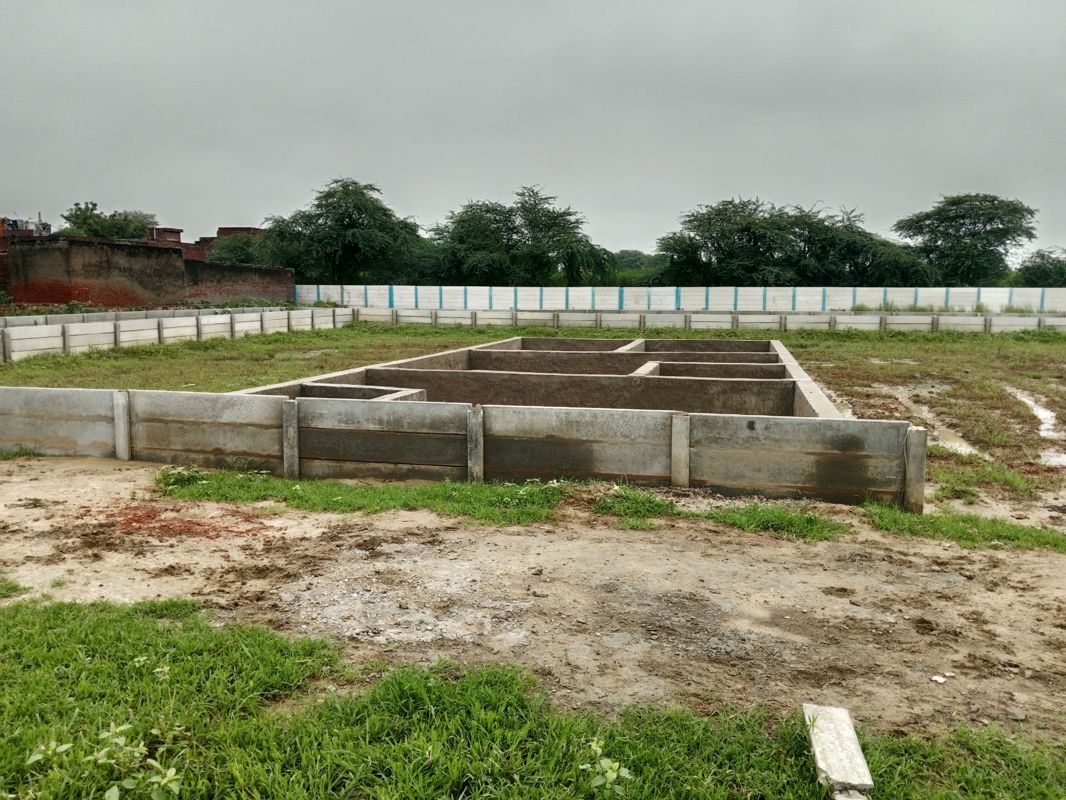 Plot For Sale in Laramda