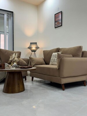 Living Room in 1 BHK Builder Floor at Ansal Royale Casa, Sector 55 – for Rent