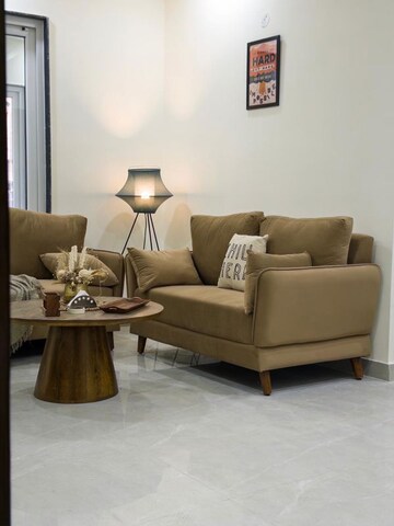 Living Room in 1 BHK Builder Floor at Ansal Royale Casa, Sector 55 – for Rent