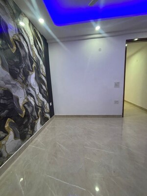 Room in 2 BHK Builder Floor at Saket – for Rent