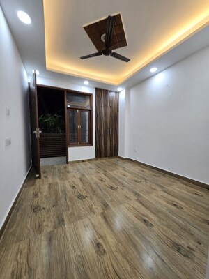 Room in 2 BHK Apartment at Palm Residency Chhatarpur, Rajpur Khurd Extension – for Rent