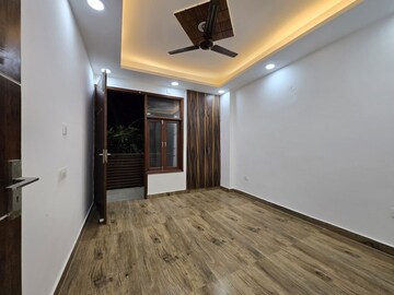 Room in 2 BHK Apartment at Palm Residency Chhatarpur, Rajpur Khurd Extension – for Rent