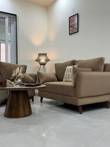 Living Room in 1 BHK Builder Floor at Ansal Royale Casa, Sector 55 – for Rent