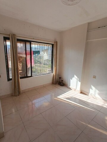 Room in 1 BHK Apartment at Millennium Tower, Kandivali East – for Rent