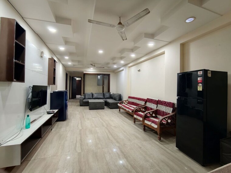  Parking, risland-sky-mansion 4 Bedroom 210 Sq.Yd. Apartment In Chattarpur Delhi 10045034