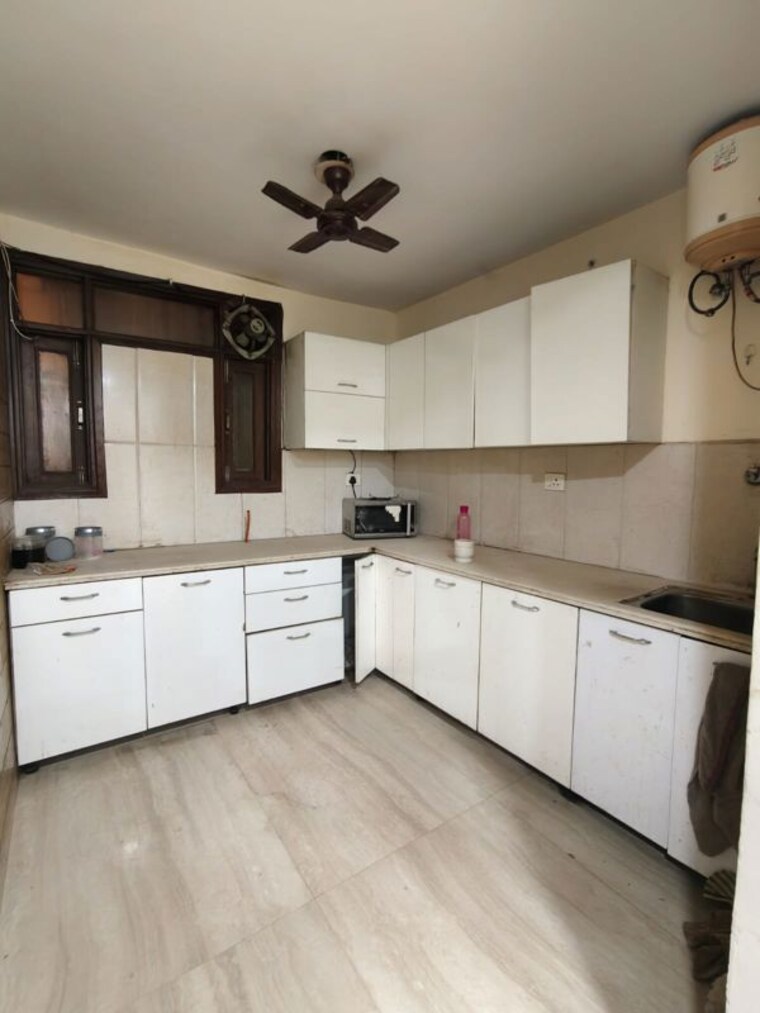 Kitchen, risland-sky-mansion 4 Bedroom 210 Sq.Yd. Apartment In Chattarpur Delhi 10045034