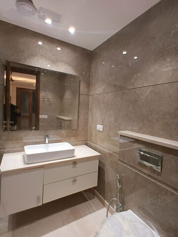 Kitchen in 4 BHK Builder Floor at DLF The Grove, Sector 54 – for Rent