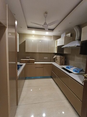 Kitchen in 4 BHK Builder Floor at DLF The Grove, Sector 54 – for Rent