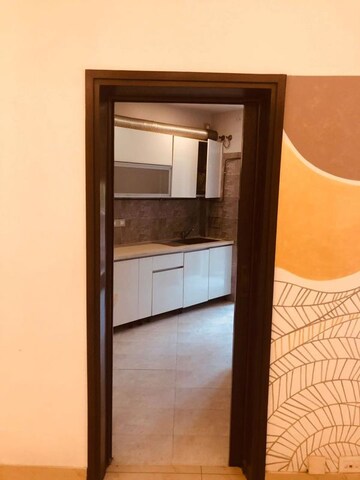 Room in 3 BHK Apartment at Unitech Heritage City, Sector 25 – for Rent