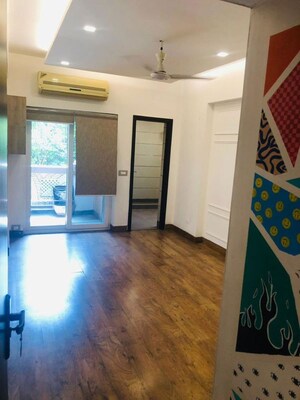 3 BHK Apartment For Rent in Unitech Heritage City, Sector 25