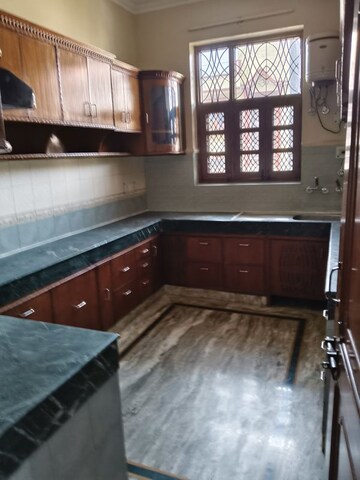 Kitchen in 2.5 BHK Independent House at RWA Apartments Sector 52, Sector 52 – for Rent