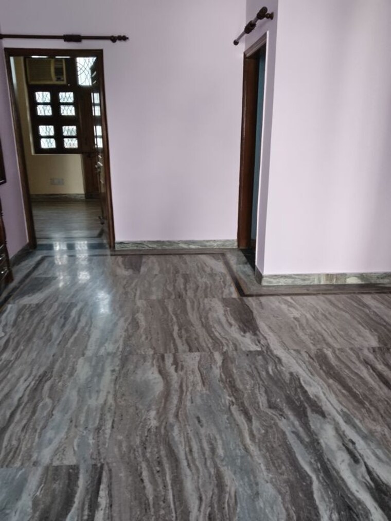 Room, rwa-apartments-sector-52 2.5 Bedroom 1800 Sq.Ft. Independent House In Sector 52 Noida 10045203