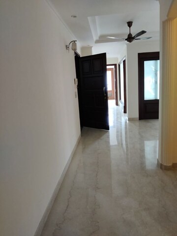 Room in 4 BHK Builder Floor at Kailash Colony – for Sale