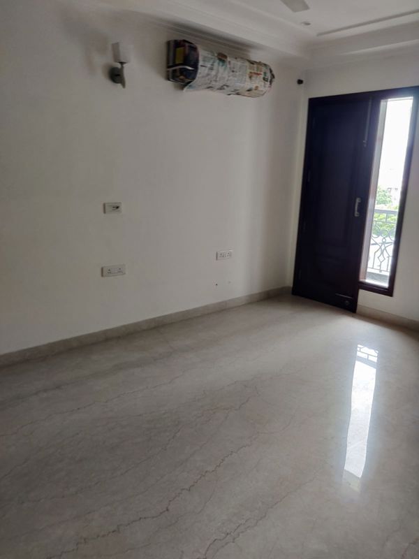 4 BHK + Servant Room Builder Floor For Sale in Kailash Colony