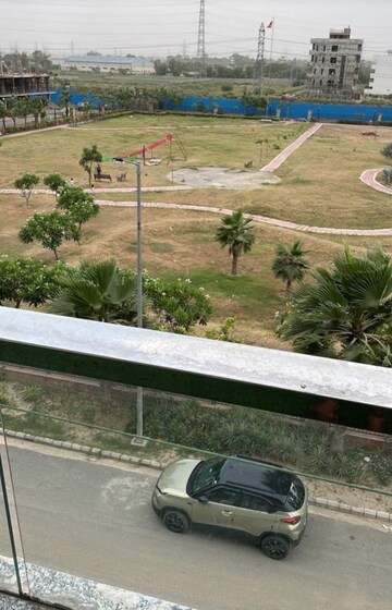 Balcony in 4 BHK Apartment at Aradhya Homes, Sector 67a – for Rent