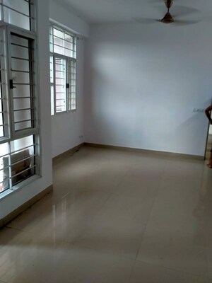 Room in 2 BHK Apartment at Eldeco Saubhagyam, Vrindavan Yojna – for Rent