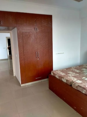 Furnished Amenities in 2 BHK Apartment at Eldeco Saubhagyam, Vrindavan Yojna – for Rent