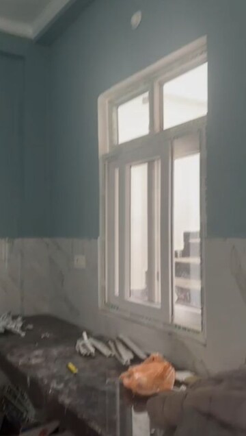 Room in 3 BHK Independent House at Sultanpur Road – for Sale