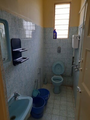 Bathroom in 2 BHK Apartment at Caranzalem – for Rent