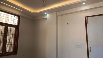 Room in 2 BHK Builder Floor at Sector 73 – for Sale