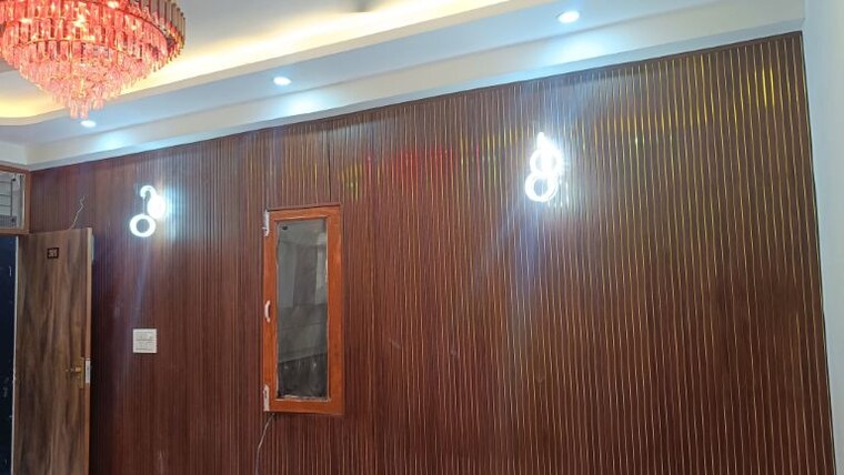 Room, sector 73 2 Bedroom 1100 Sq.Ft. Builder Floor In Sector 73 Noida 10045435