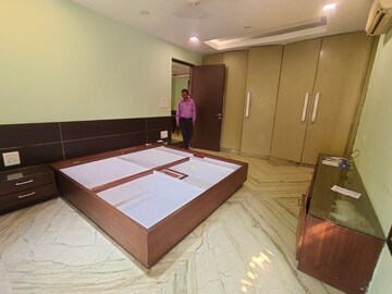 Bedroom in 2 BHK Apartment at Colaba – for Rent