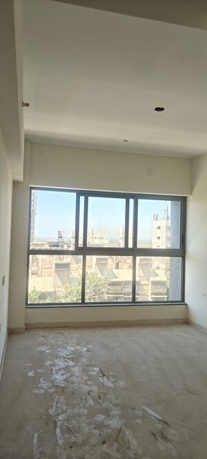 Room in 3 BHK Apartment at Sheth 72 West, Andheri West – for Sale
