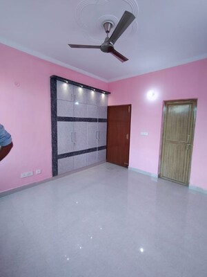 Room in 2 BHK Apartment at Aravali Enclave, Vrindavan Yojna – for Rent