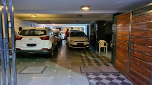Parking in 4 BHK Builder Floor at Kailash Colony – for Sale