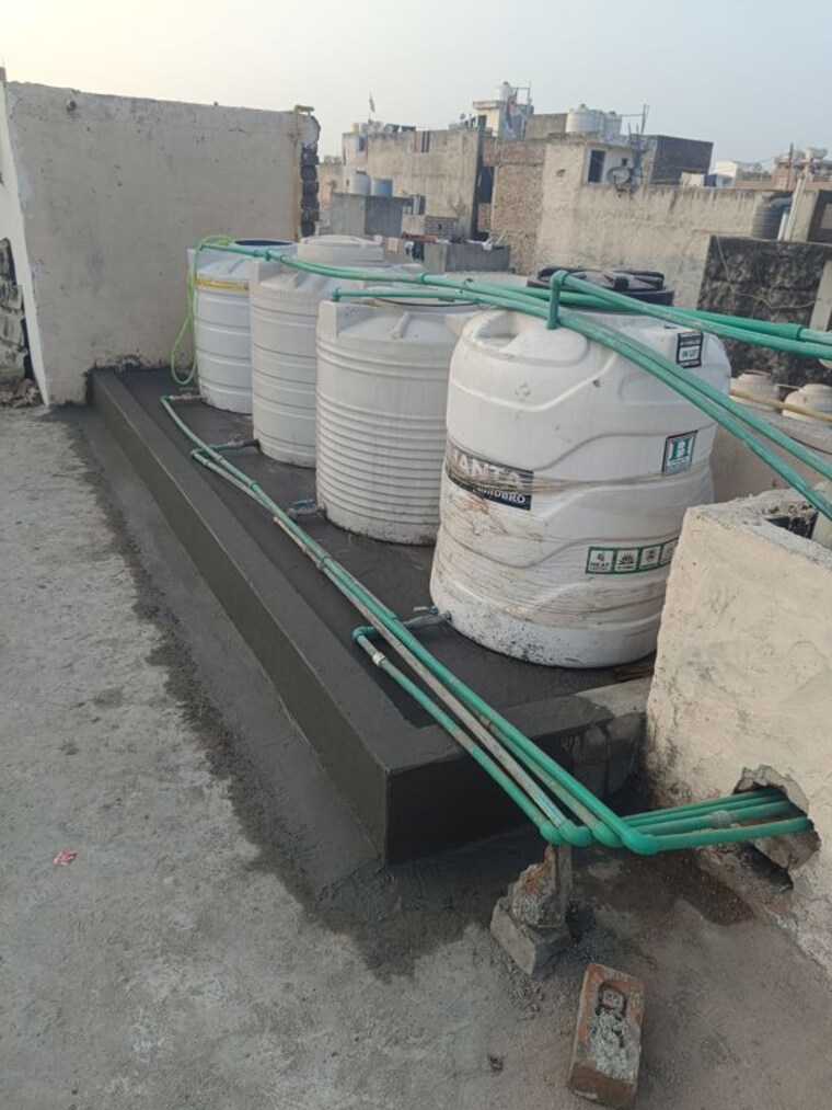 Balcony, uttam nagar 2.5 Bedroom 700 Sq.Ft. Builder Floor In Uttam Nagar Delhi 10045636