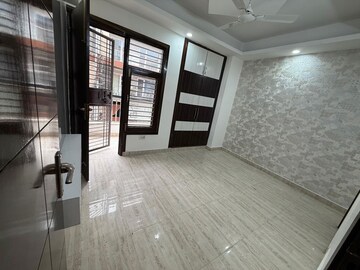 Room in 3 BHK Builder Floor at Shakti Khand 2 – for Sale
