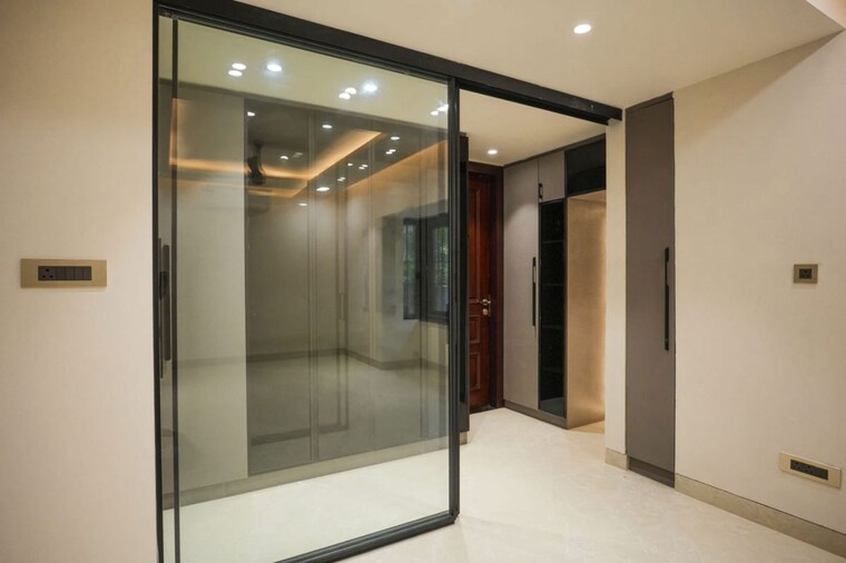 Room, vasant vihar 4 Bedroom 405 Sq.Yd. Builder Floor In Vasant Vihar Delhi 10045711