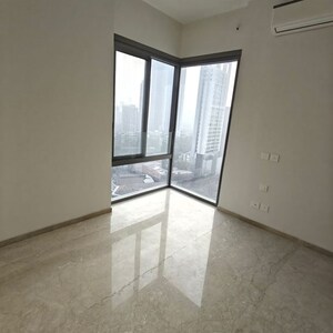 Room in 3 BHK Apartment at Mahalaxmi – for Rent