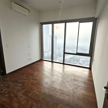 Room in 3 BHK Apartment at Mahalaxmi – for Rent