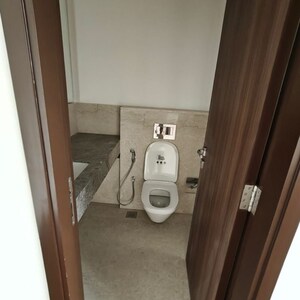 Bathroom in 3 BHK Apartment at Mahalaxmi – for Rent