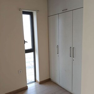 Room in 3 BHK Apartment at Wadala – for Rent