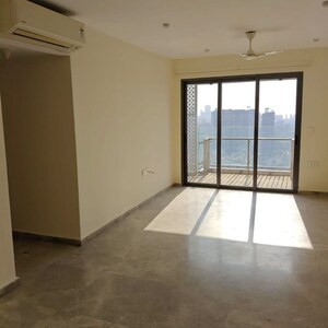 Room in 3 BHK Apartment at Wadala – for Rent
