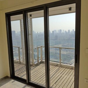 Room in 3 BHK Apartment at Wadala – for Rent