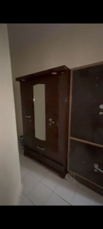 Furnished Amenities in 3 BHK Apartment at DLF The Ultima, Sector 81 – for Rent