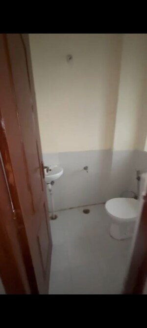 Bathroom in 3 BHK Apartment at DLF The Ultima, Sector 81 – for Rent
