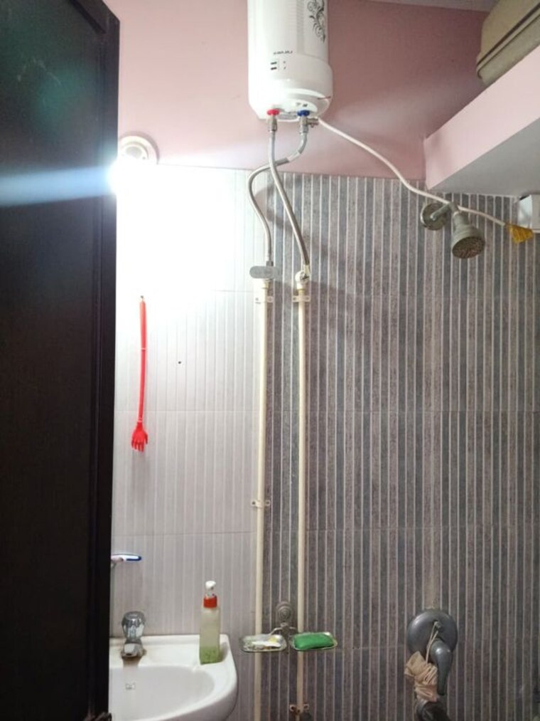 Bathroom, pride-residency-anand-nagar 1 Bedroom 456 Sq.Ft. Apartment In Anand Nagar Thane 10046187