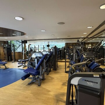 Gym in 5 BHK Apartment at Worli – for Rent