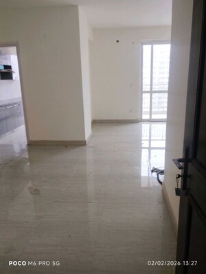 Room in 3.5 BHK Apartment at BPTP Spacio, Sector 37d – for Sale