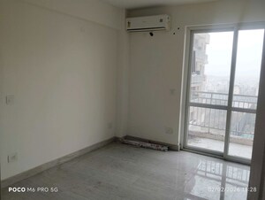 Room in 3.5 BHK Apartment at BPTP Spacio, Sector 37d – for Sale